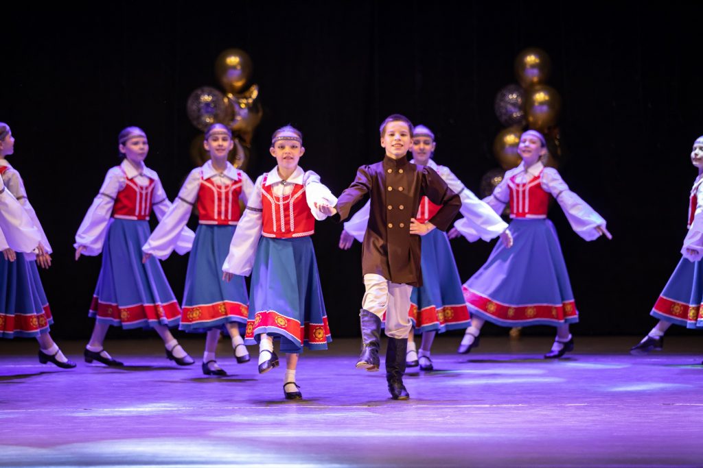 Концерт танцевальных коллективов «Акварель» и «Славница» (28.04.2022)